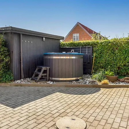 Holiday Malyn - 20m From The Sea In Funen By Interhome