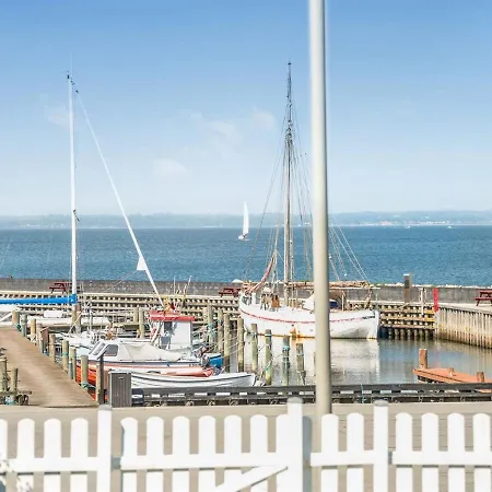 Holiday Malyn - 20m From The Sea In Funen By Interhome